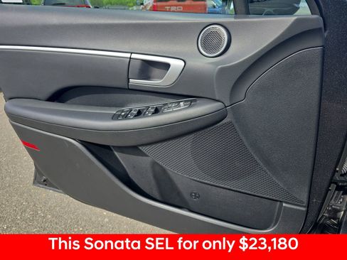 Used 2025 Hyundai Sonata SEL FWD image 32