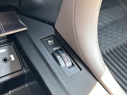 Used 2022 Lexus GX 460 Premium w/ Premium Package AWD/4WD image 33