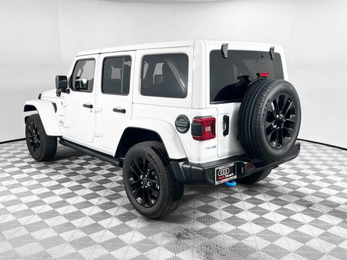 Used 2024 Jeep Wrangler Unlimited Sahara w/ Technology Group image 5