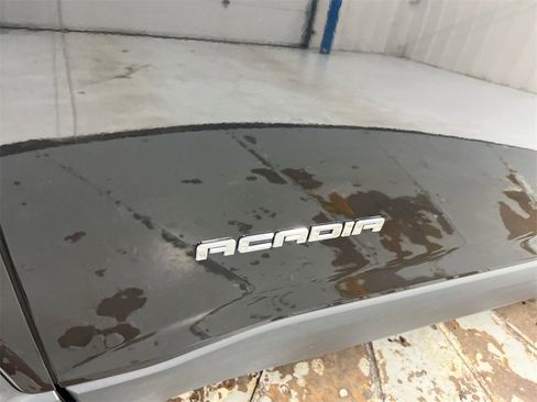 Used 2017 GMC Acadia SLT image 27