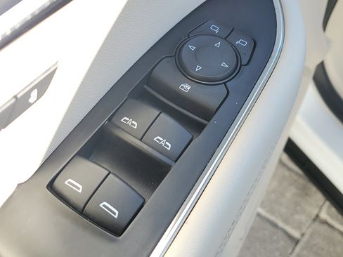 Used 2022 Buick Envision Essence w/ Safety Package image 22