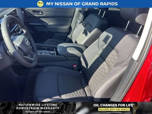 New 2026 Nissan Pathfinder SV image 12