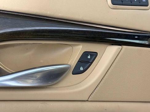 Used 2018 Cadillac Escalade Platinum AWD/4WD image 22
