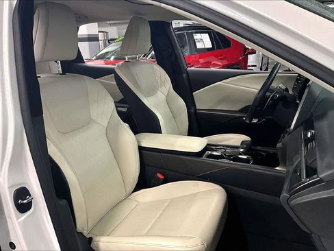 Used 2023 Lexus RX 350 FWD w/ Cold Area Package image 8