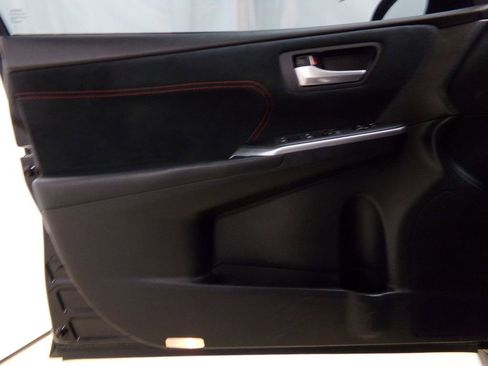 Used 2015 Toyota Camry XSE image 14