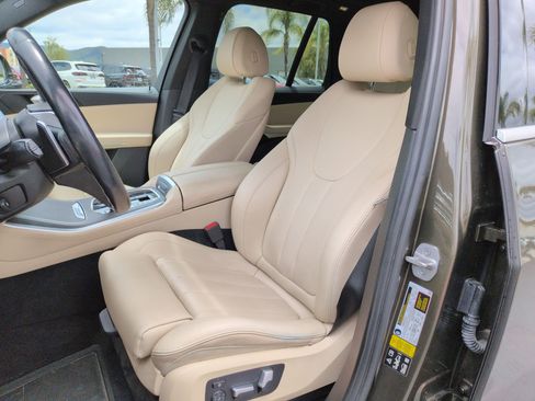 Used 2022 BMW X5 xDrive40i w/ Premium Package AWD/4WD image 16