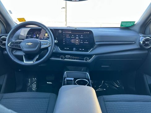 Used 2025 Chevrolet Equinox LT image 6