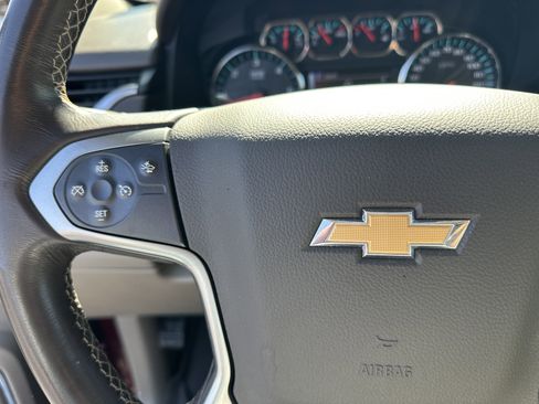 Used 2018 Chevrolet Suburban LT image 26