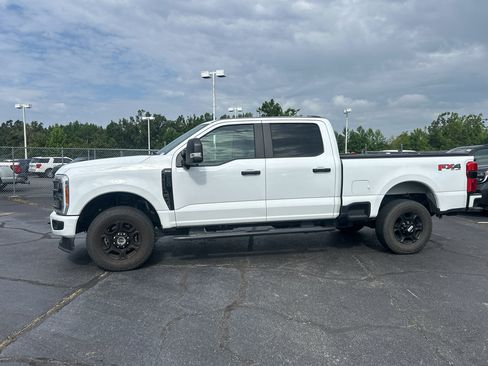 Used 2023 Ford F250 XL w/ STX Appearance Package AWD/4WD image 4
