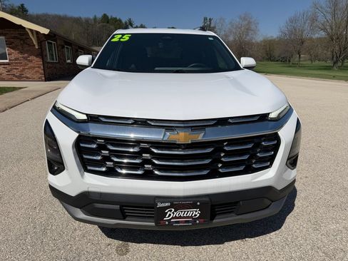 Used 2025 Chevrolet Equinox LT w/ Convenience Package II AWD/4WD image 2
