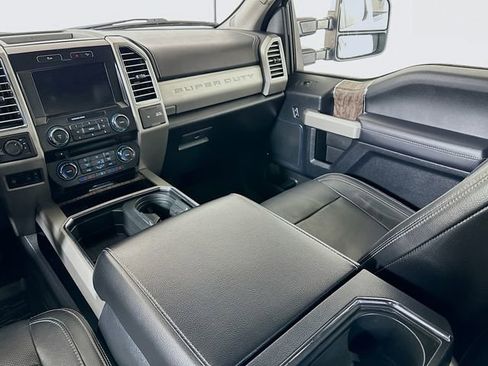 Used 2017 Ford F250 Lariat w/ Chrome Package image 23