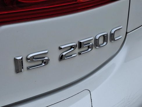 Used 2013 Lexus IS 250C RWD image 29