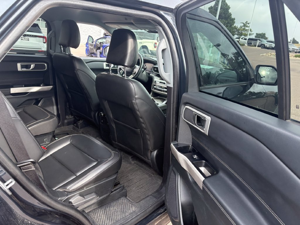 Used 2022 Ford Explorer XLT w/ Equipment Group 202A AWD/4WD image 28