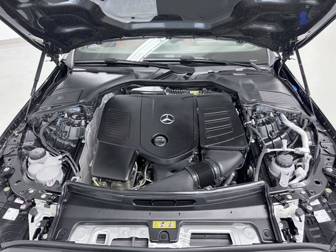 Used 2025 Mercedes-Benz C 300 4MATIC Sedan w/ Exclusive Trim Package image 14