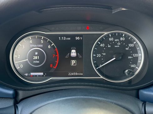 Used 2025 Nissan Versa SV FWD image 40