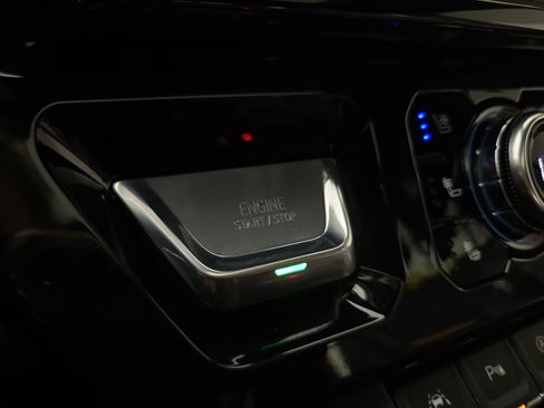 Used 2025 GMC Sierra 1500 AT4 w/ AT4 Premium Package image 30