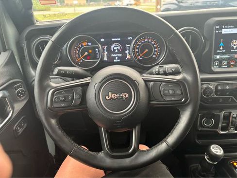 Used 2023 Jeep Wrangler Unlimited Sport AWD/4WD image 19