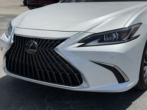 Used 2024 Lexus ES 350 w/ Technology Package FWD image 10