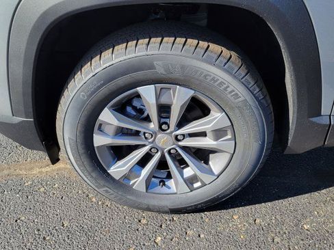New 2026 Chevrolet Equinox LT w/ Convenience Package II AWD/4WD image 5