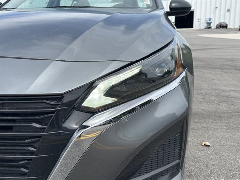 Used 2025 Nissan Altima 2.5 SV FWD image 6