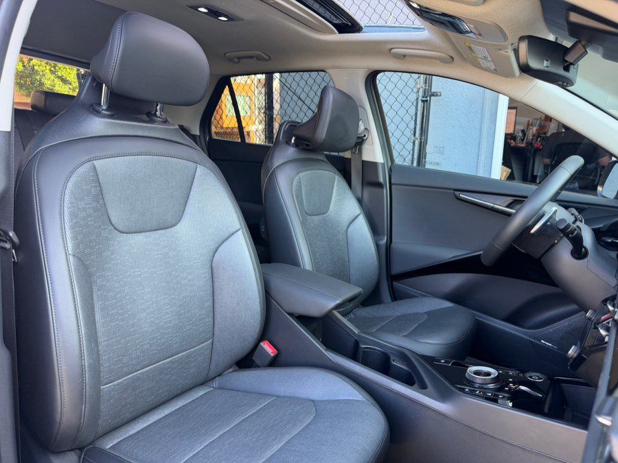 Used 2023 Kia Niro Wave FWD image 37