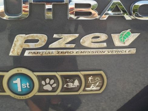 Used 2016 Subaru Outback 2.5i Premium image 9