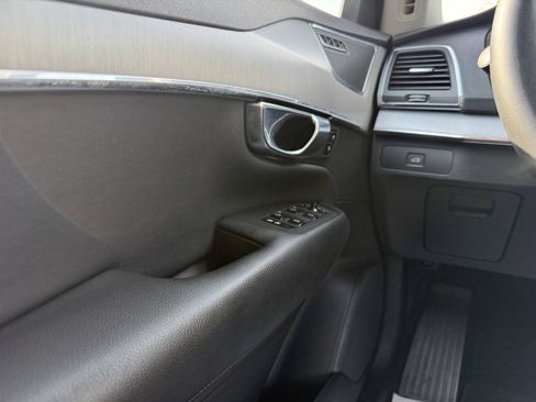 Used 2023 Volvo XC90 B5 Core AWD/4WD image 35