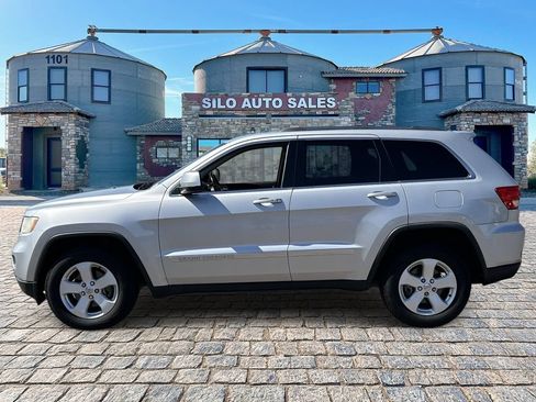 Used 2013 Jeep Grand Cherokee Laredo RWD image 2