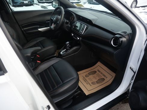 Used 2020 Nissan Kicks SR w/ SR Premium Package image 16