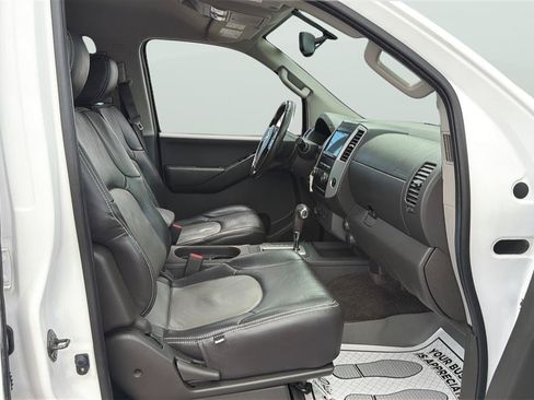 Used 2012 Nissan Frontier PRO-4X AWD/4WD image 13