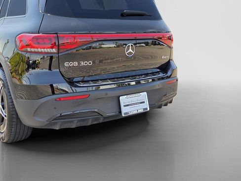 Certified 2023 Mercedes-Benz EQB 300 4MATIC image 4