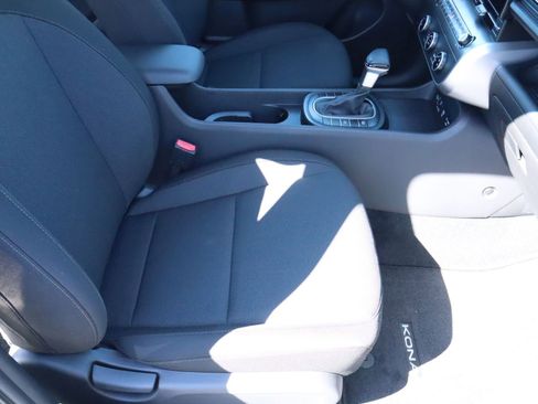 New 2026 Hyundai Kona SE image 18