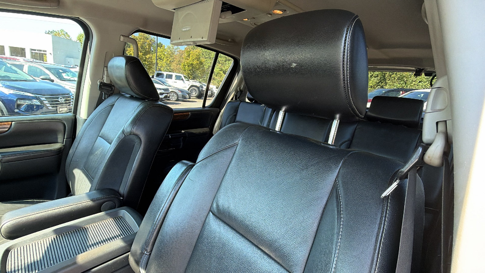 Used 2010 Nissan Armada Titanium AWD/4WD image 17