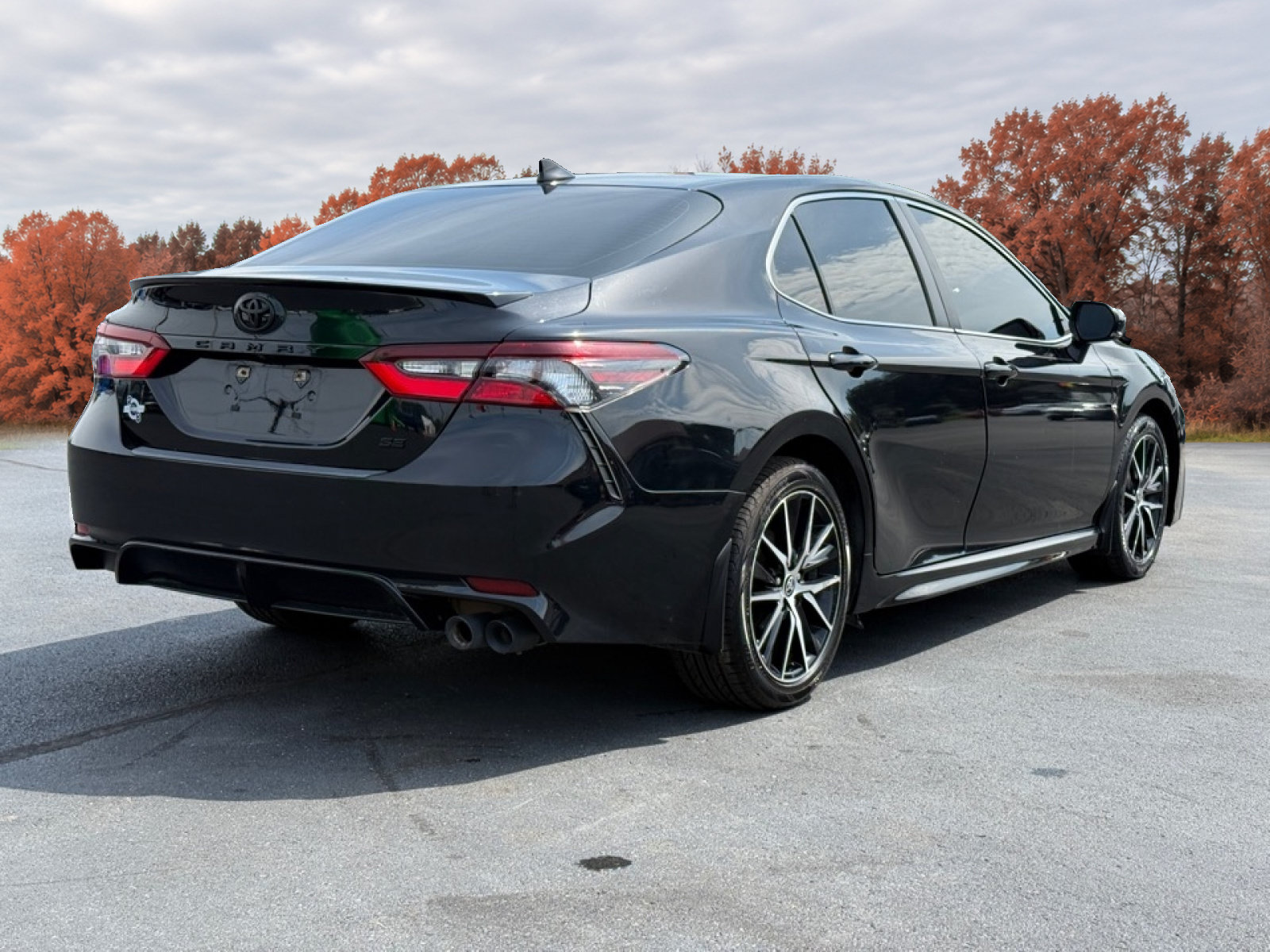 Used 2022 Toyota Camry SE w/ Convenience Package FWD image 8