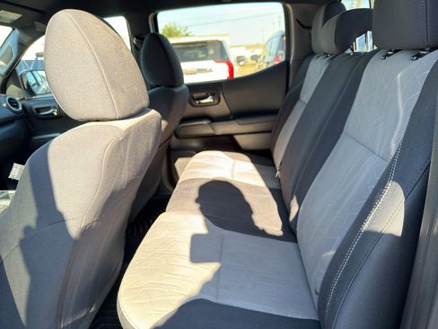 Used 2020 Toyota Tacoma TRD Sport w/ Technology Package AWD/4WD image 36