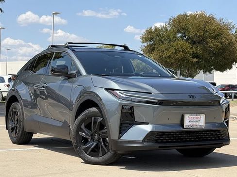 Used 2026 Toyota C-HR AWD/4WD image 2