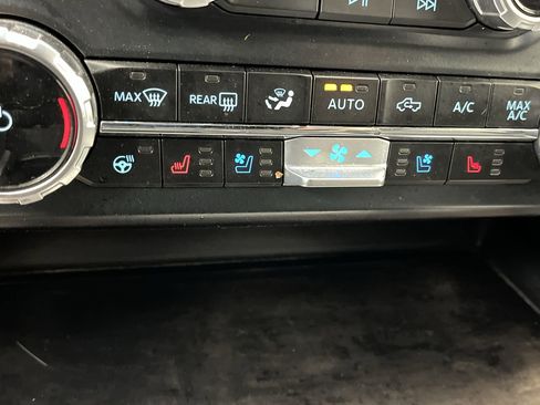 Used 2023 Ford F350 Lariat w/ Chrome Package image 22