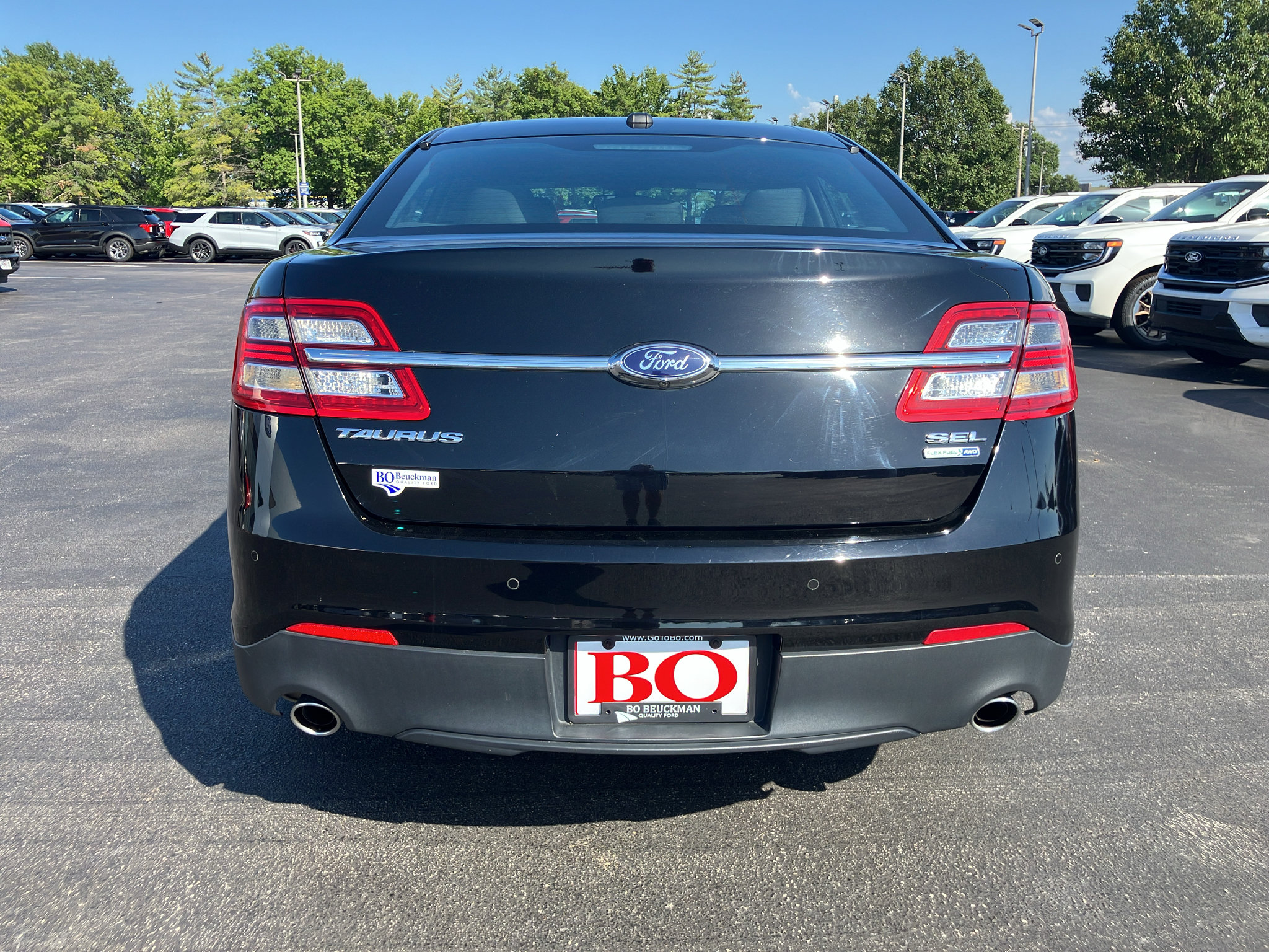 Used 2017 Ford Taurus SEL AWD/4WD image 5