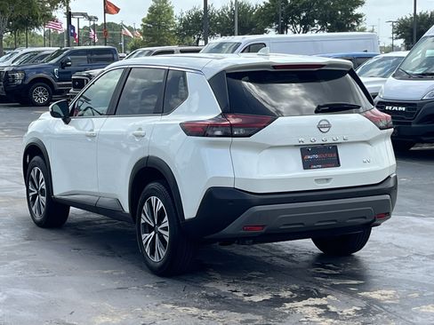 Used 2022 Nissan Rogue SV FWD image 10
