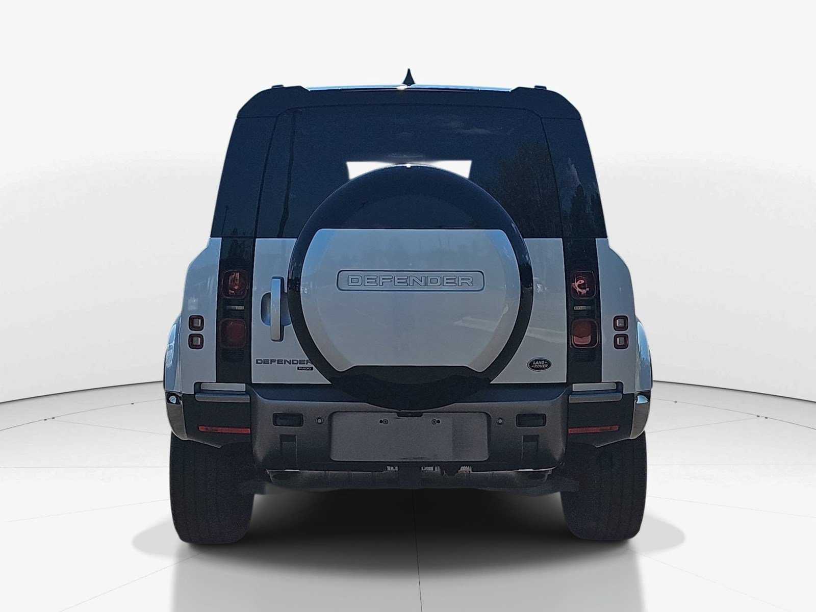 Used 2023 Land Rover Defender 90 X-Dynamic SE AWD/4WD image 5