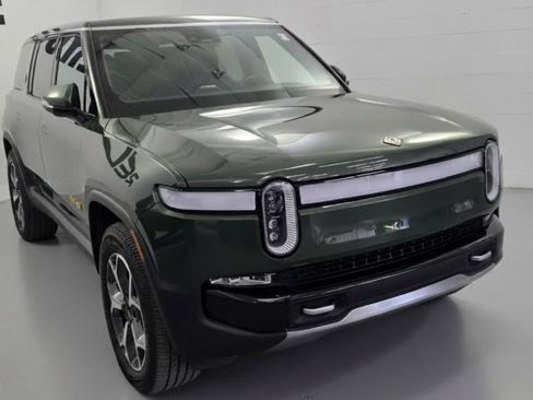 Used 2024 Rivian R1S Adventure AWD/4WD image 5