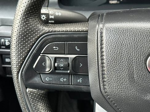 Used 2025 Toyota Tacoma SR AWD/4WD image 25