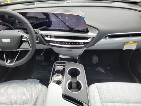 New 2025 Cadillac Lyriq Luxury w/ LPO, Floor Liner Package image 14