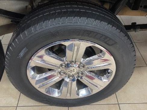 Used 2019 Ford F150 King Ranch w/ Equipment Group 601A Luxury AWD/4WD image 30