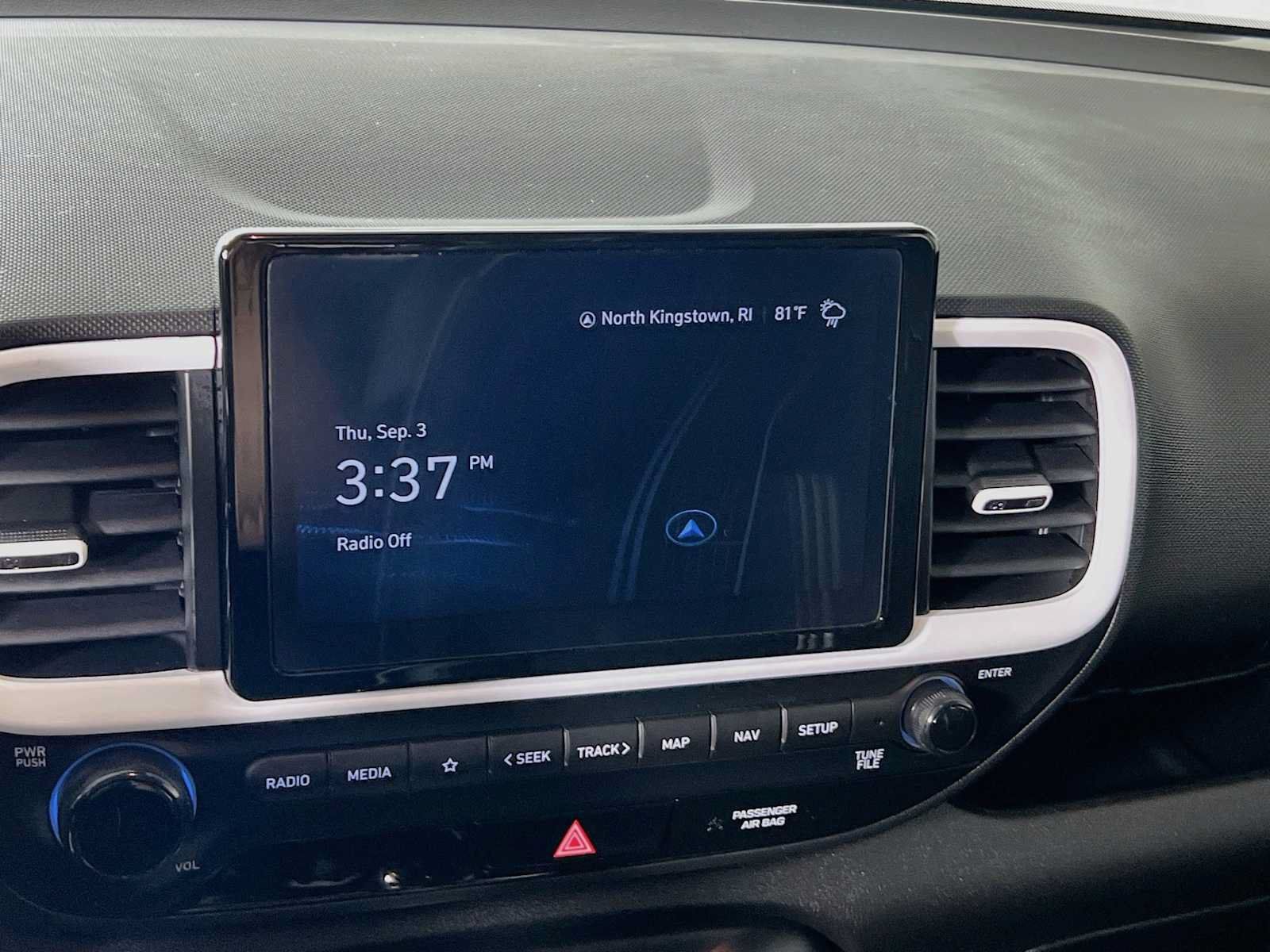 Certified 2024 Hyundai Venue Limited FWD image 15