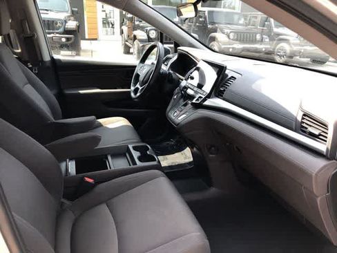 Used 2019 Honda Odyssey EX image 18