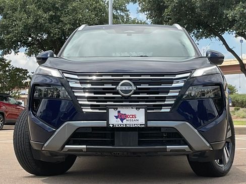 Used 2026 Nissan Rogue SL FWD image 3