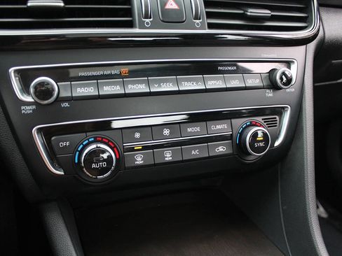 Used 2018 Kia Optima EX w/ Premium Package image 34