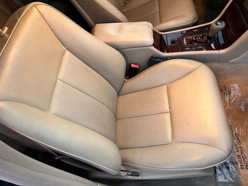 Used 1999 Mercedes-Benz E 320 4MATIC Wagon image 29