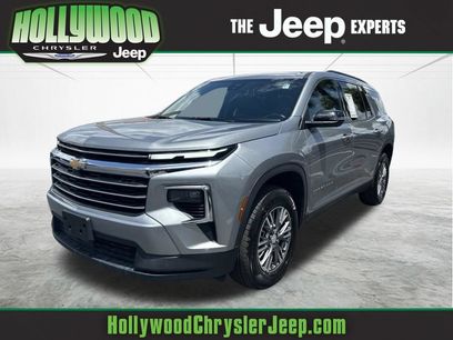 Used 2024 Chevrolet Traverse LT